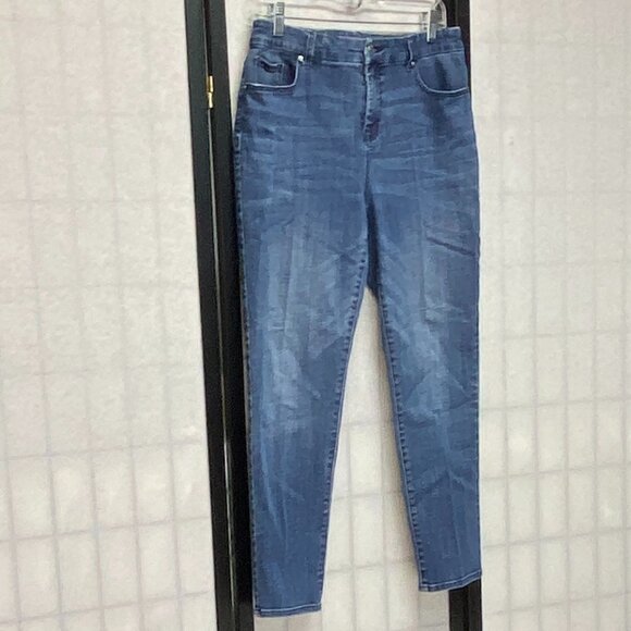 Chico’s So Slimming Girlfriend Ankle Jeans 6 Medium Wash Denim Slim Leg Hi Rise - Picture 3 of 14